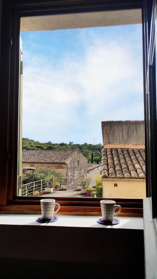 Proche Uzes Le Cocon Du Peintre Anglais Sagriès エクステリア 写真
