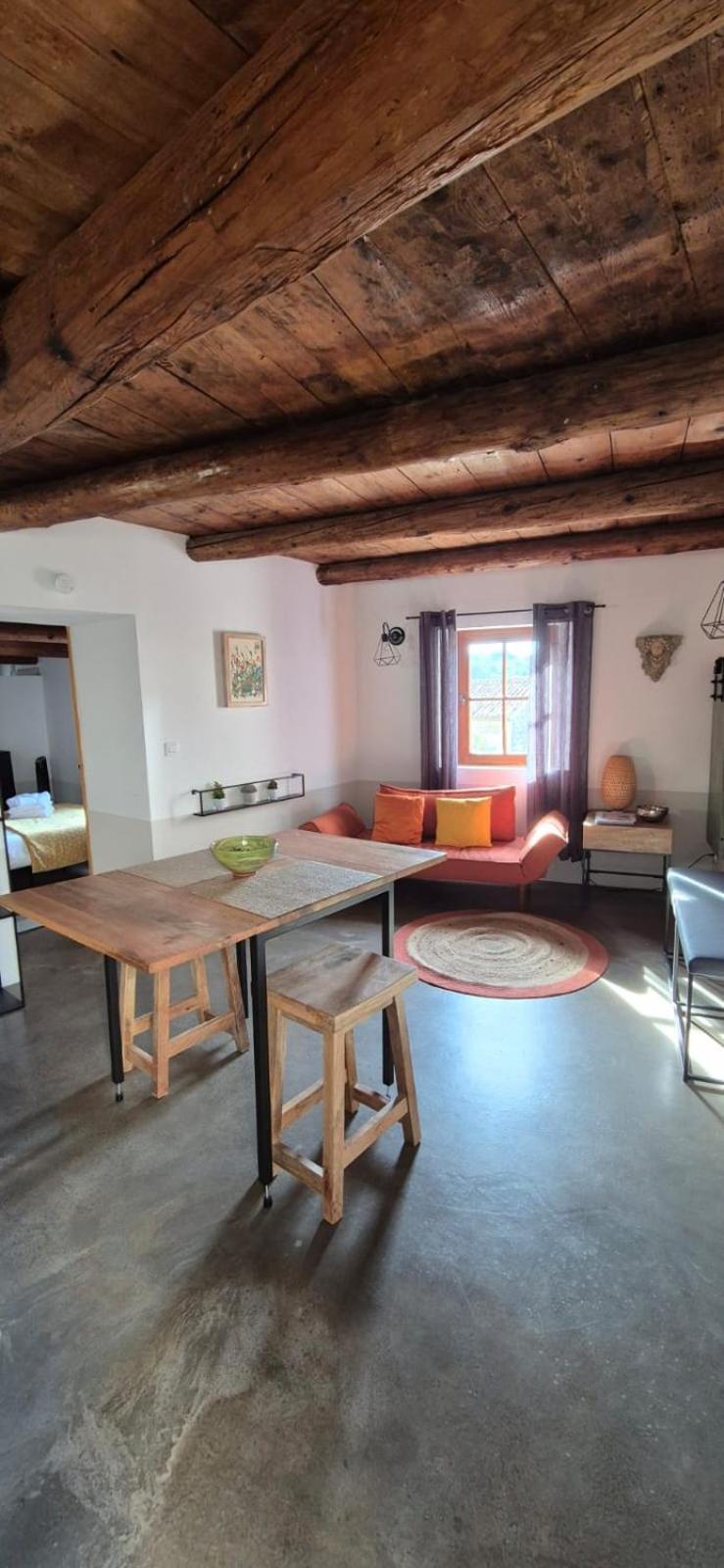 Proche Uzes Le Cocon Du Peintre Anglais Sagriès エクステリア 写真